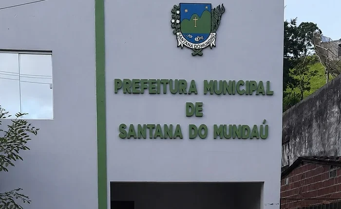 Santana do Mundaú-AL abre concurso com 64 vagas para professor e salário de R$ 3.847,97 — Edital 001/2026
